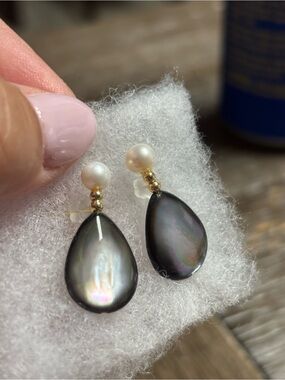 Freshwater Pearl and Black Mother of Pea Drop Earrings - Elegant Women's Jewelry